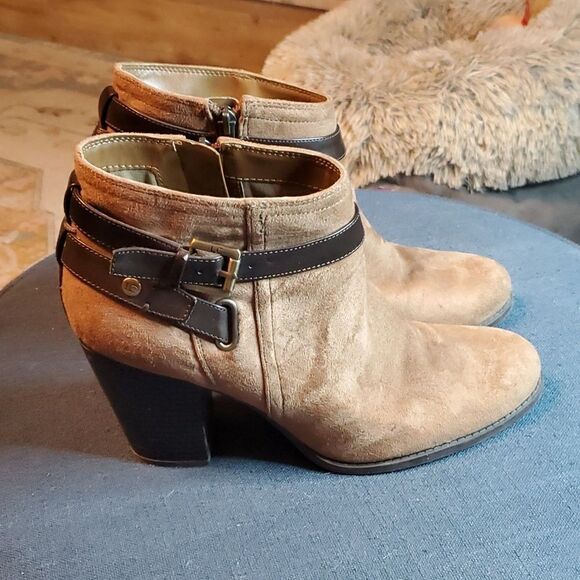 Liz Claiborne Brown Suede Ankle Boots with Leather Strap - Block Heel - Size 10 - Picture 3 of 10